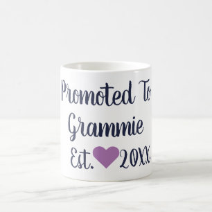Befordrad till Grammie Navy & Lila Mugg