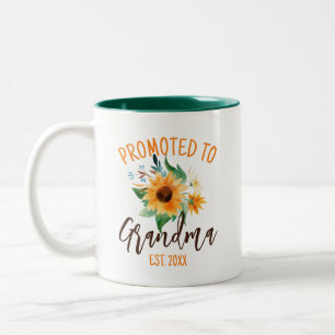 Befordrad till Grandma Blommigt Solros Personlig Två-Tonad Mugg
