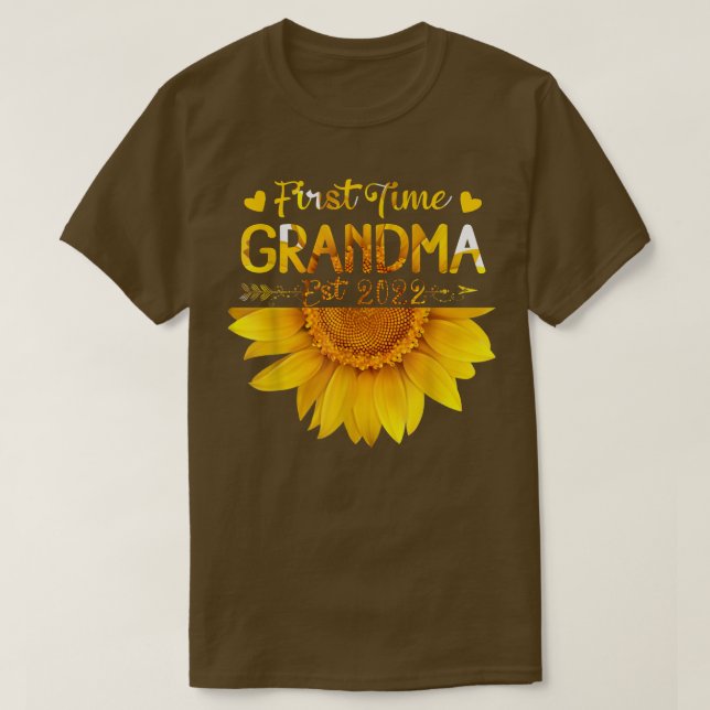 Befordrad till Grandma Est 2022 Första gången Gran T Shirt (Design framsida)