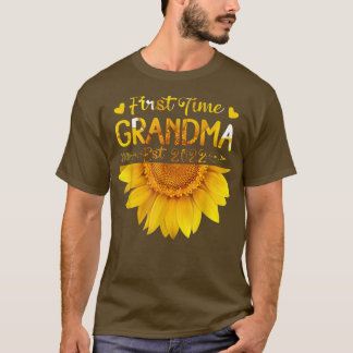 Befordrad till Grandma Est 2022 Första gången Gran T Shirt