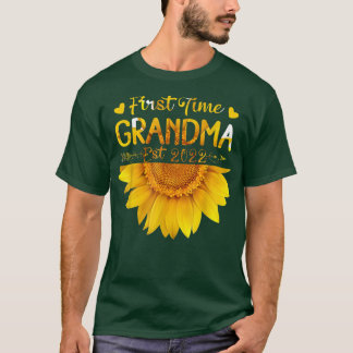 Befordrad till Grandma Est 2022 Första gången Gran T Shirt