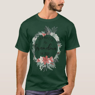 Befordrad till Grandma Est 2022 Women Flower First T Shirt