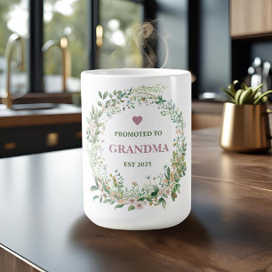 Befordrad till Grandma Est. 2025 Kaffemugg