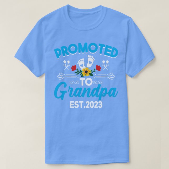 Befordrad till Grandpa Est 2023 Funny Grandpa Gif T Shirt (Design framsida)