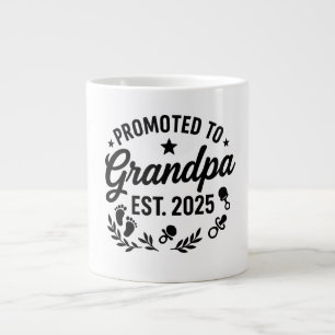 Befordrad till Grandpa EST. 2025 Jumbo Mugg