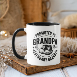 Befordrad till Grandpa est 2025 Mugg