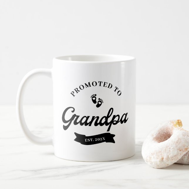 Befordrad till GrandPa Gravid-meddelande Mugg (Med munk)