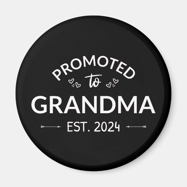 Befordrad till mormor Est. 2024 II Magnet (Framsidan)