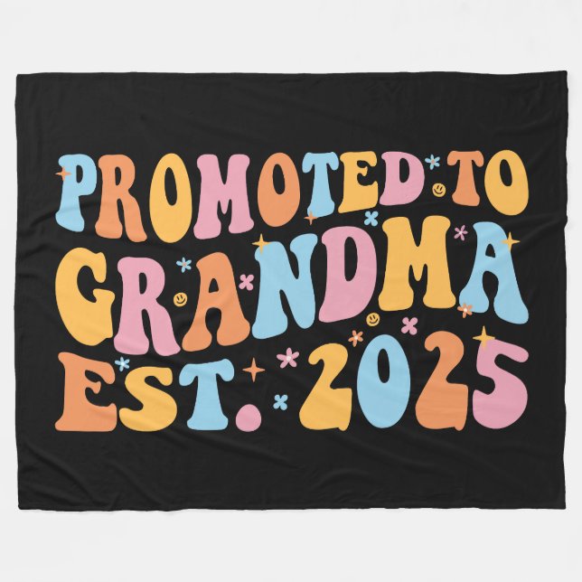 Befordrad till mormor Est. 2025 III Fleecefilt (Framsidan (Horisontell))