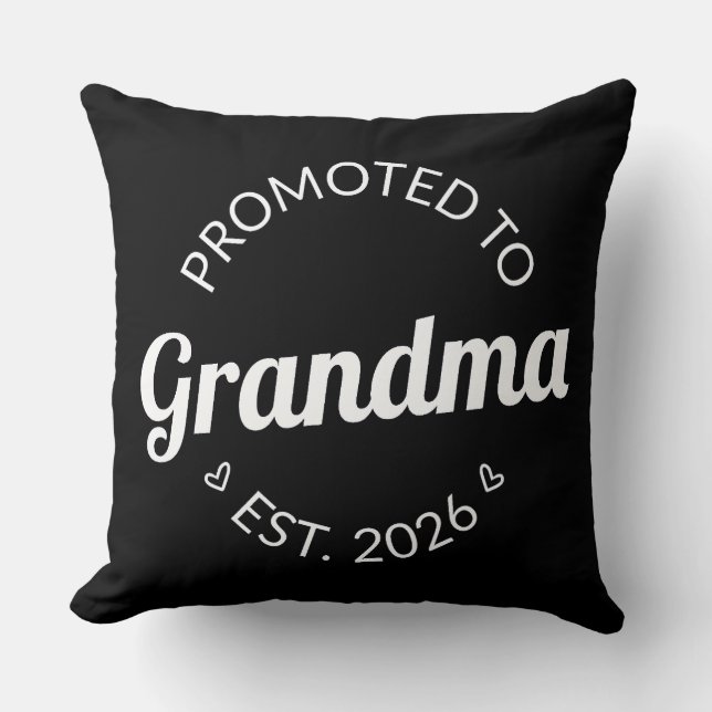 Befordrad till mormor Est. 2026 Kudde (Framsida)