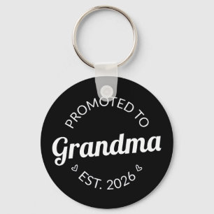 Befordrad till mormor Est. 2026 Nyckelring