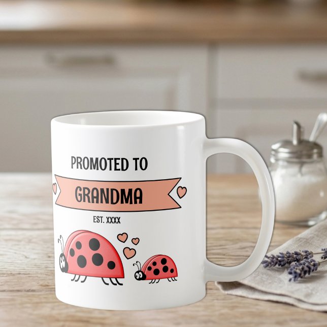 Befordrad till mormor nyckelpigor persika kaffemugg (Skapare uppladdad)