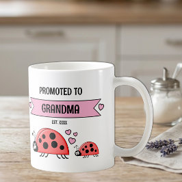 Befordrad till mormor nyckelpigor rosa kaffemugg
