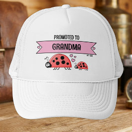 Befordrad till mormor nyckelpigor vita rosa keps