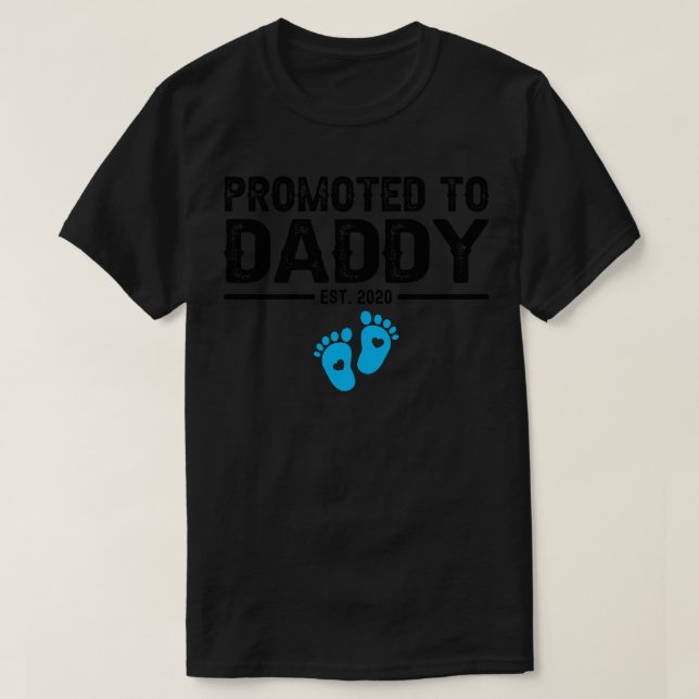 befordrad till pappa est 2020 t shirt (Design framsida)