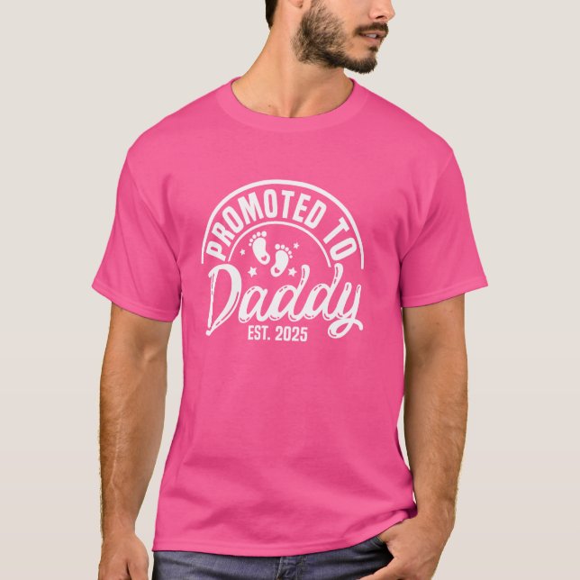 Befordrad till pappa Est. 2025 Första gången Pappa T Shirt (Framsida)