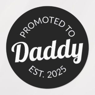 Befordrad till pappa Est. 2025 Klistermärke