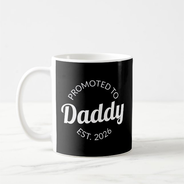 Befordrad till pappa Est. 2026 Kaffemugg (Vänster)