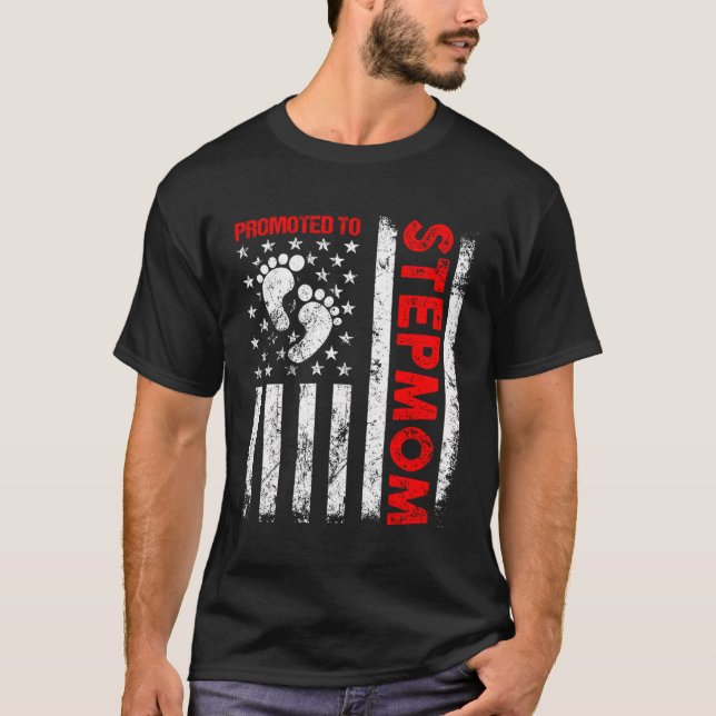 Befordrad till Stepmamma USA flagga Mors dag First T Shirt (Framsida)