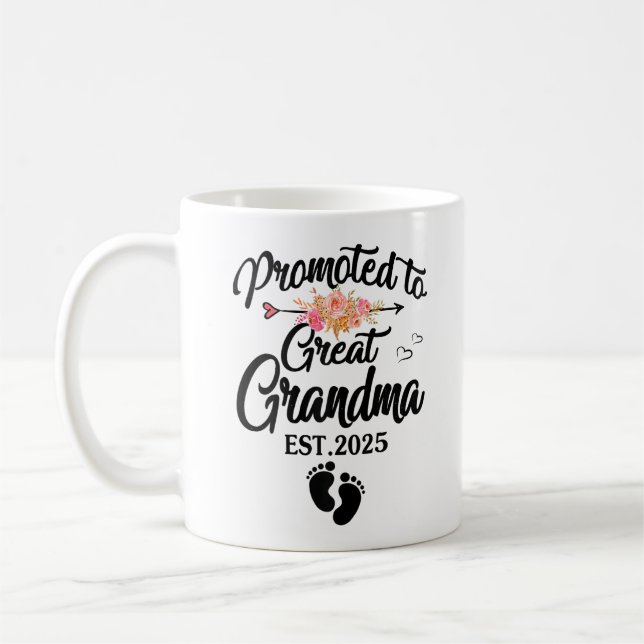 Befordrad till Underbar Grandma est 2025 Blommigt  Kaffemugg (Vänster)