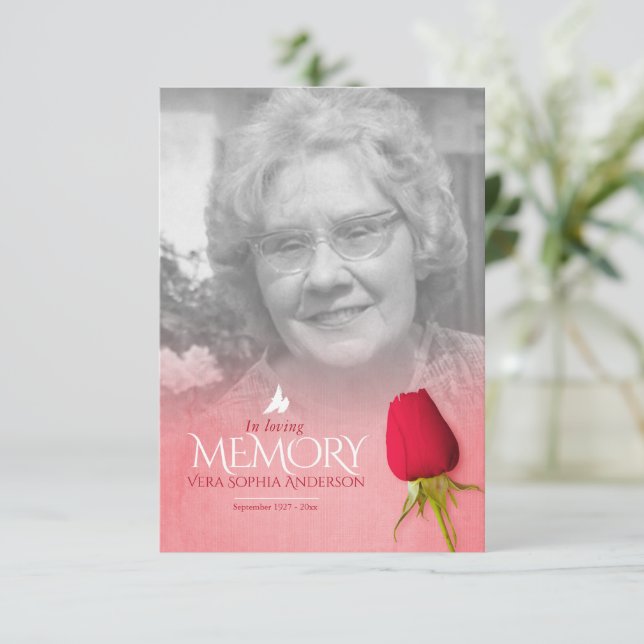 Begravning av enstaka röd ros-foto i dikt (Stående Fram)