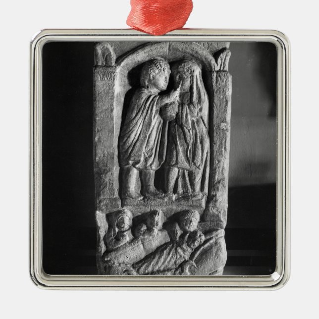 Begravnings- stela som visar en doktor julgransprydnad metall (Framsidan)