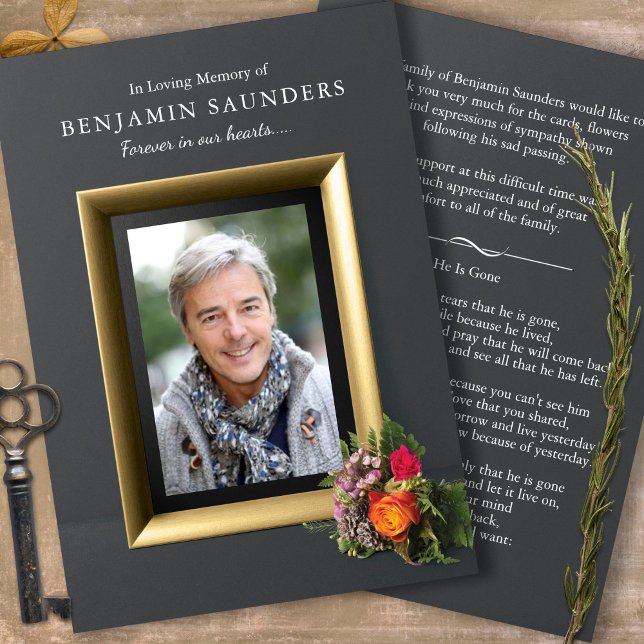 Begravt tackkort | Håll dig nära 1 (Forever In Our Hearts, Celebration of life photo funeral thank you card)