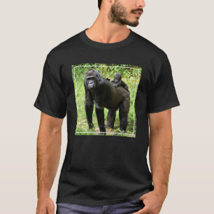 Begynna Lowlandgorilla på mödrarbaksida T Shirt