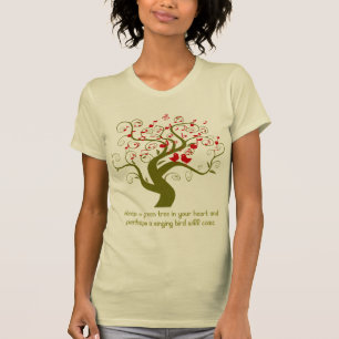 Behålla A Grönt Träd i dina hjärtrödfåglar och hjä Tee Shirt