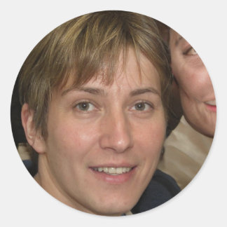 Behålla ler runt klistermärke