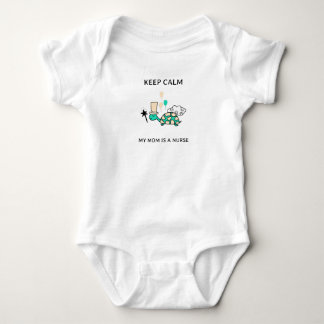 behålla lugn min mamma är sjuksköterska t shirt