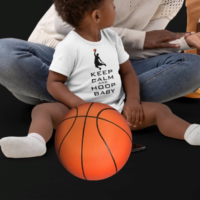 BEHÅLLA LUGN OCH RING BABY BASEKETBALL TEE SHIRT (Skapare uppladdad)