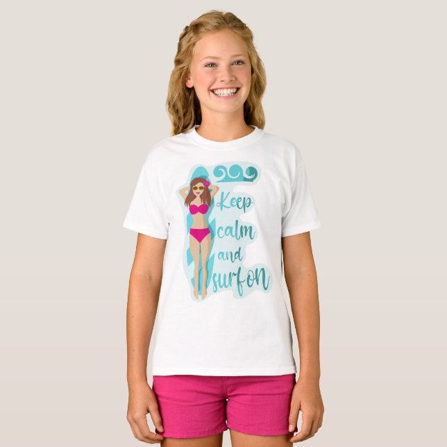 Behålla lugn och surfa på brunettflicka T-Shirt (Hel framsida)