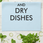 Behålla lugn och torra diskar lustiga kökshandduka kökshandduk<br><div class="desc">Behållans lugn och torra diskar roliga kökshanddukar. Anpassningsbar färg med modern typografi och krona logotyp. Gör ditt eget humoristiska minne. Roligt för hemmet,  kontoret eller företaget.</div>