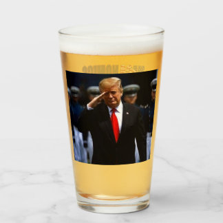 Behålla om trumpin glaskopp