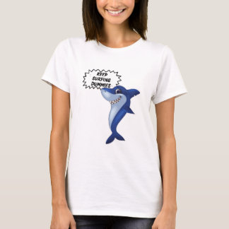 Behålla Surfing Dummies | Cute Shark Ord | T Shirt