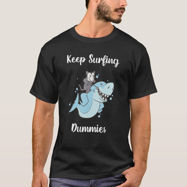 Behålla Surfing Dummies Shark 1 T Shirt (Framsida)