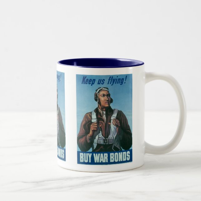 Behålla Us Flies ~ Tuskeege Airman Två-Tonad Mugg (Höger)