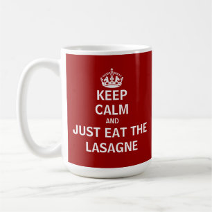 Behållalugn och äter precis lasagnen kaffemugg
