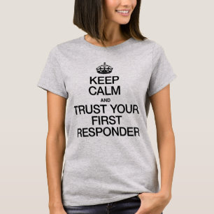 Behållans Lugn och lita på din första svarare T Shirt