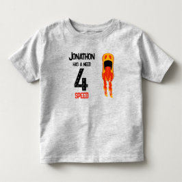 Behov av 4 racerbilar fjärde födelsedagsfesten t shirt