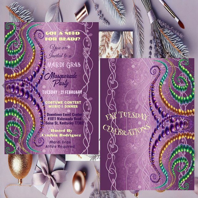 Behov av Pärlor Mardi Gras Lila Masquerae Party Inbjudningar (Need for Beads Mardi Gras Purple Masquerade Party Invitation)