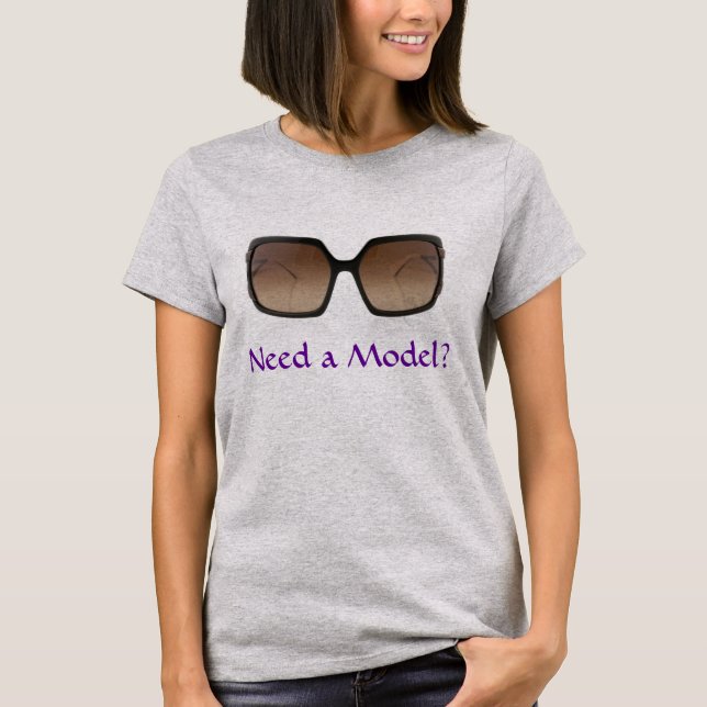 Behöv en modellera? t-shirt (Framsida)