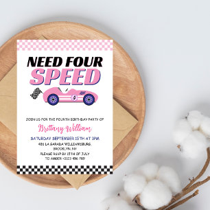 Behöver du fyra snabba Rosa Tävling Car Girl Birth Inbjudningar