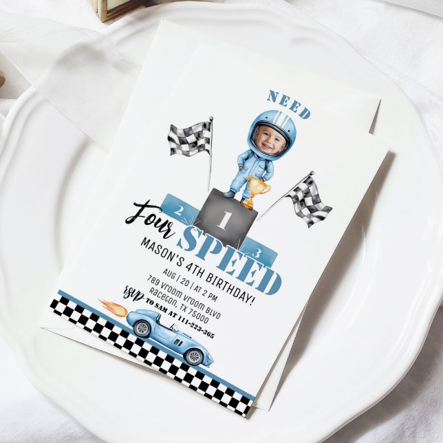 Behöver Four Speed Blå Racingbil 4-års födelsedags Inbjudningar (Skapare uppladdad)