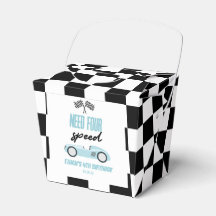 Behöver fyra hastigheter blått Tävling-4e födelsed