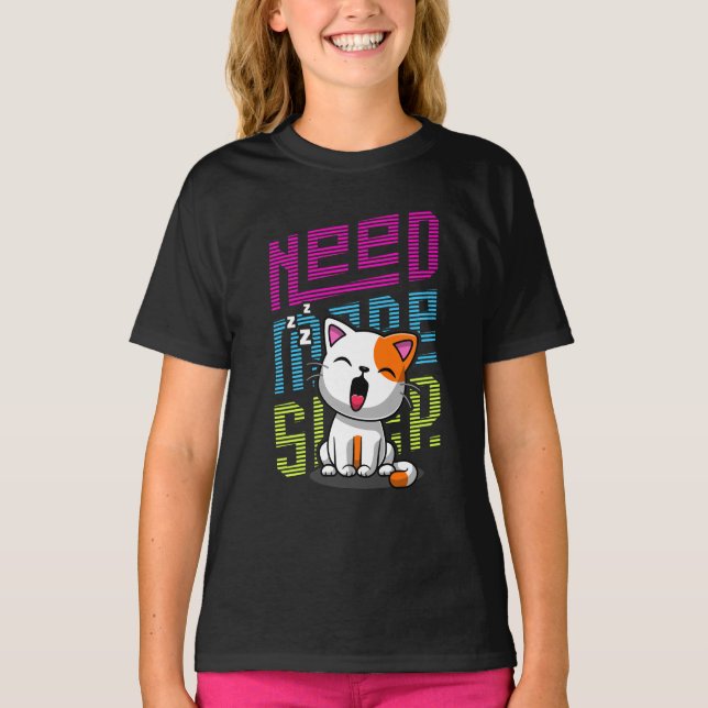 Behöver mer strömsparläge | Funny Cat söt yawn-utt T Shirt (Framsida)