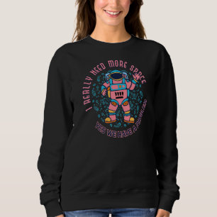 Behöver mer utrymme för introduktion av astronaut t shirt