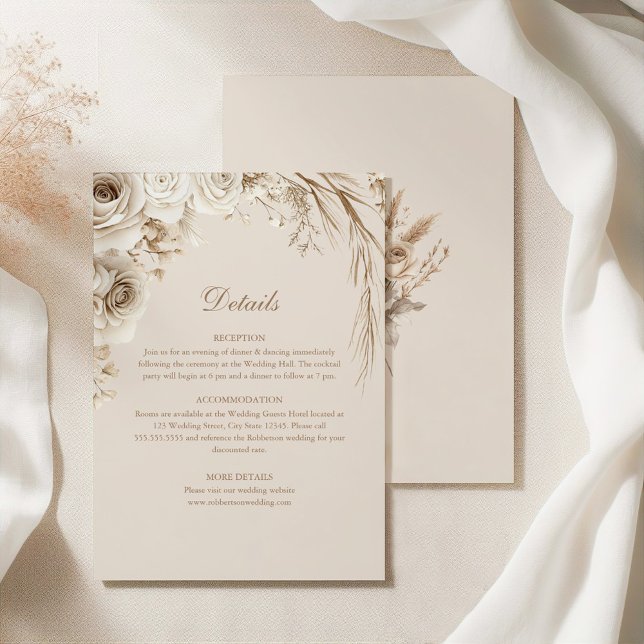 Beig torkade blommor Bröllopsdetaljkort Inbjudningar (Beige Dried Flower and White Rose Wedding Details Invitation on an elegant silky tablecloth)