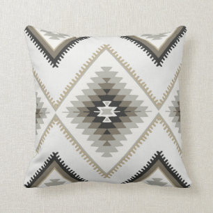 Beige Aztec Kudde